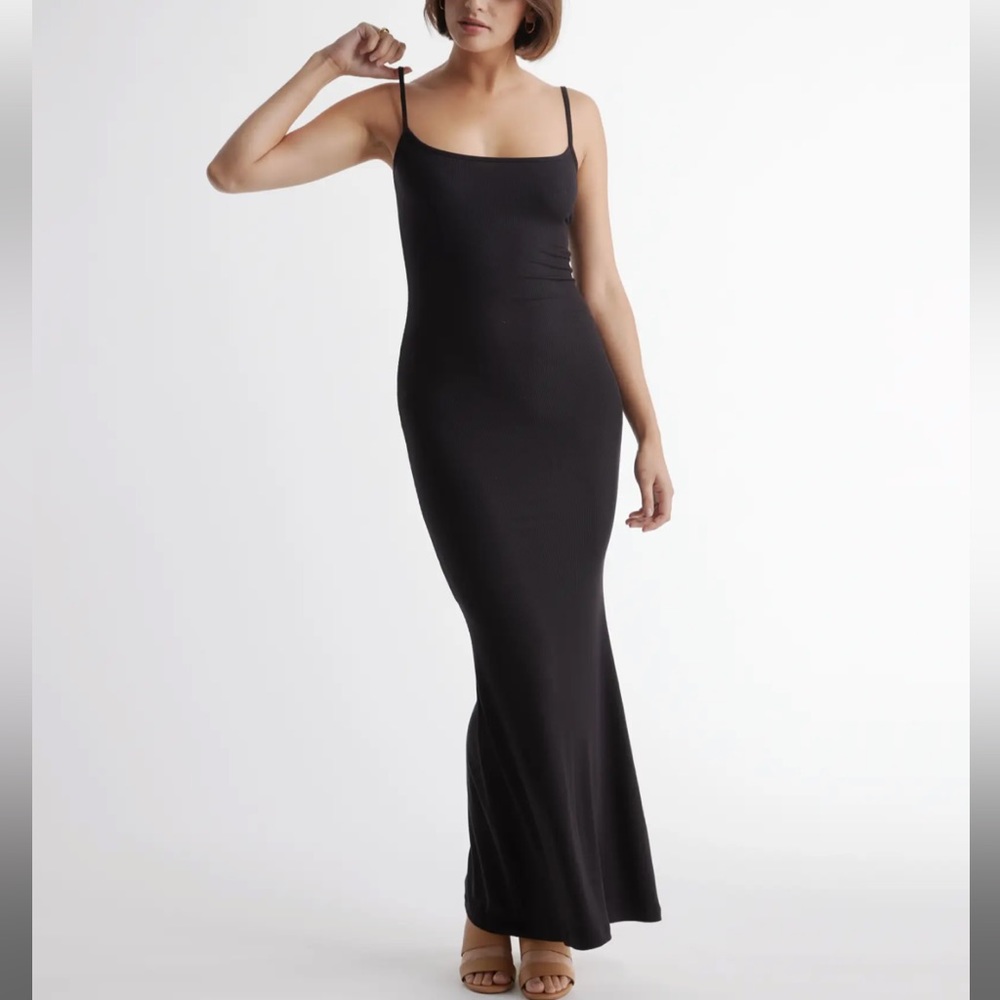 SOLD - QUINCE NWT tencel ribbed knit maxi dress -black -XS